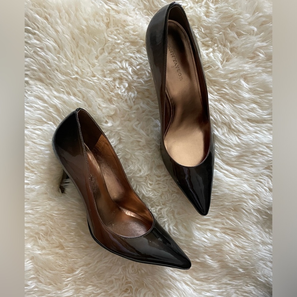 ANN TAYLOR size 7 shoes. Ombré color, BRAND NEW.